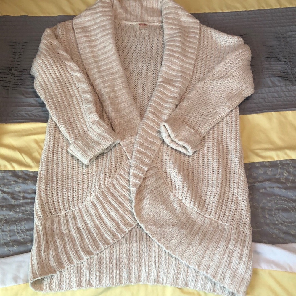 Long shrug cardigan